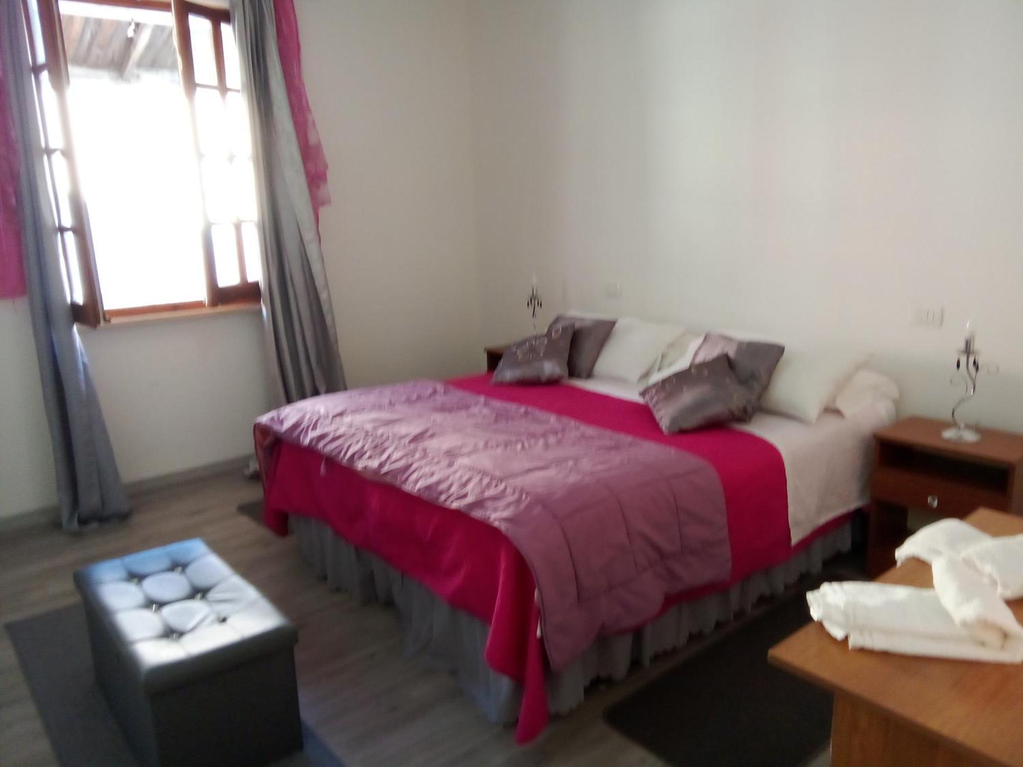 Homestay Double Room, Shared Bathroom Olbia