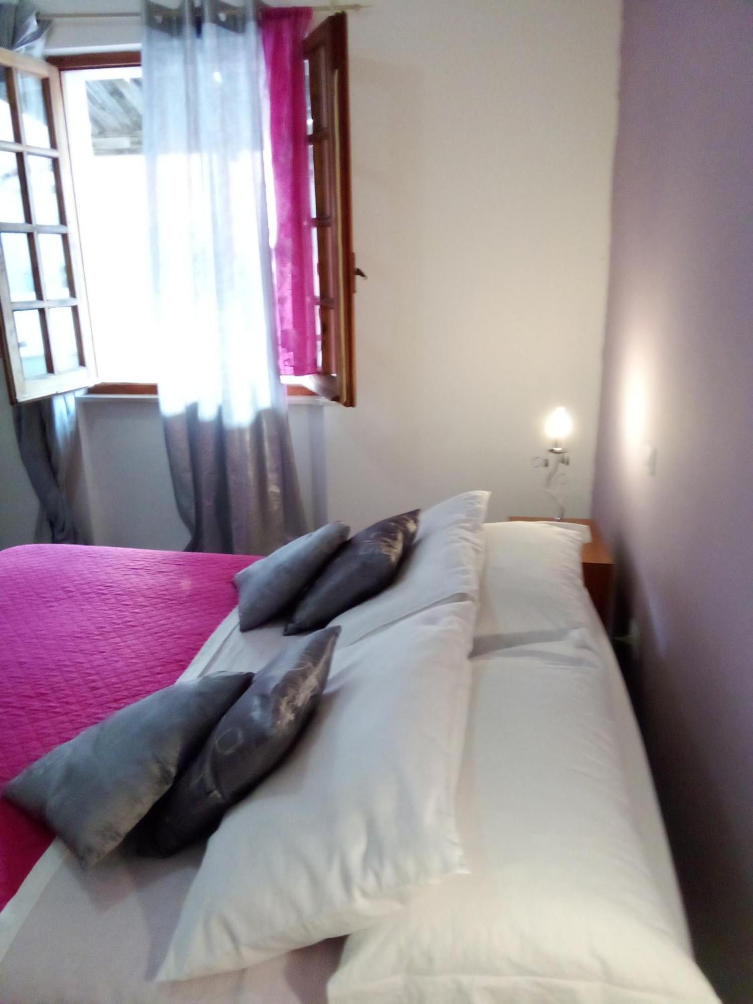 Double Room, Shared Bathroom Homestay